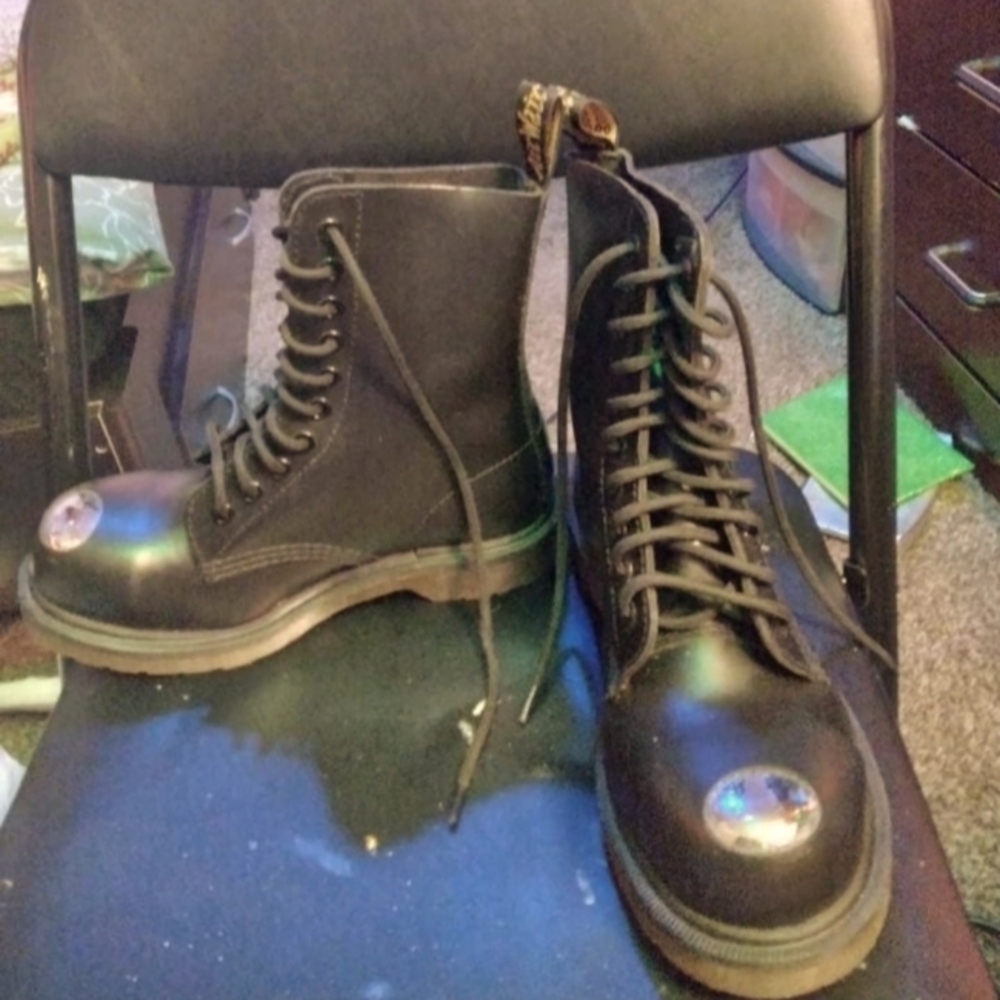 Dr Martens, Women's Size 5, EXTREMELY RARE, Exposed Steel Toed, DISCONTINUED!